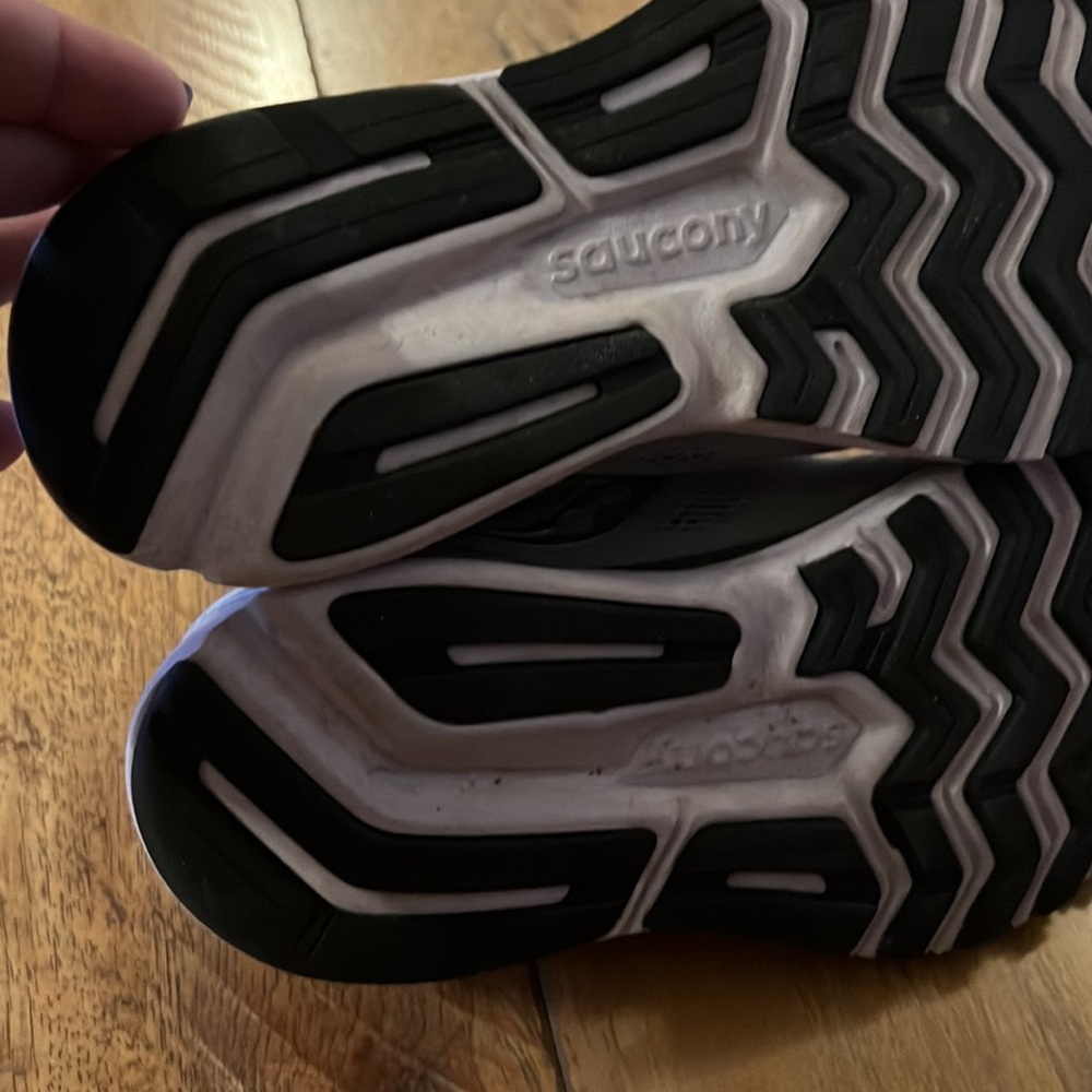 Saucony 8.5 Ride Running Shoes - Picture 10 of 13